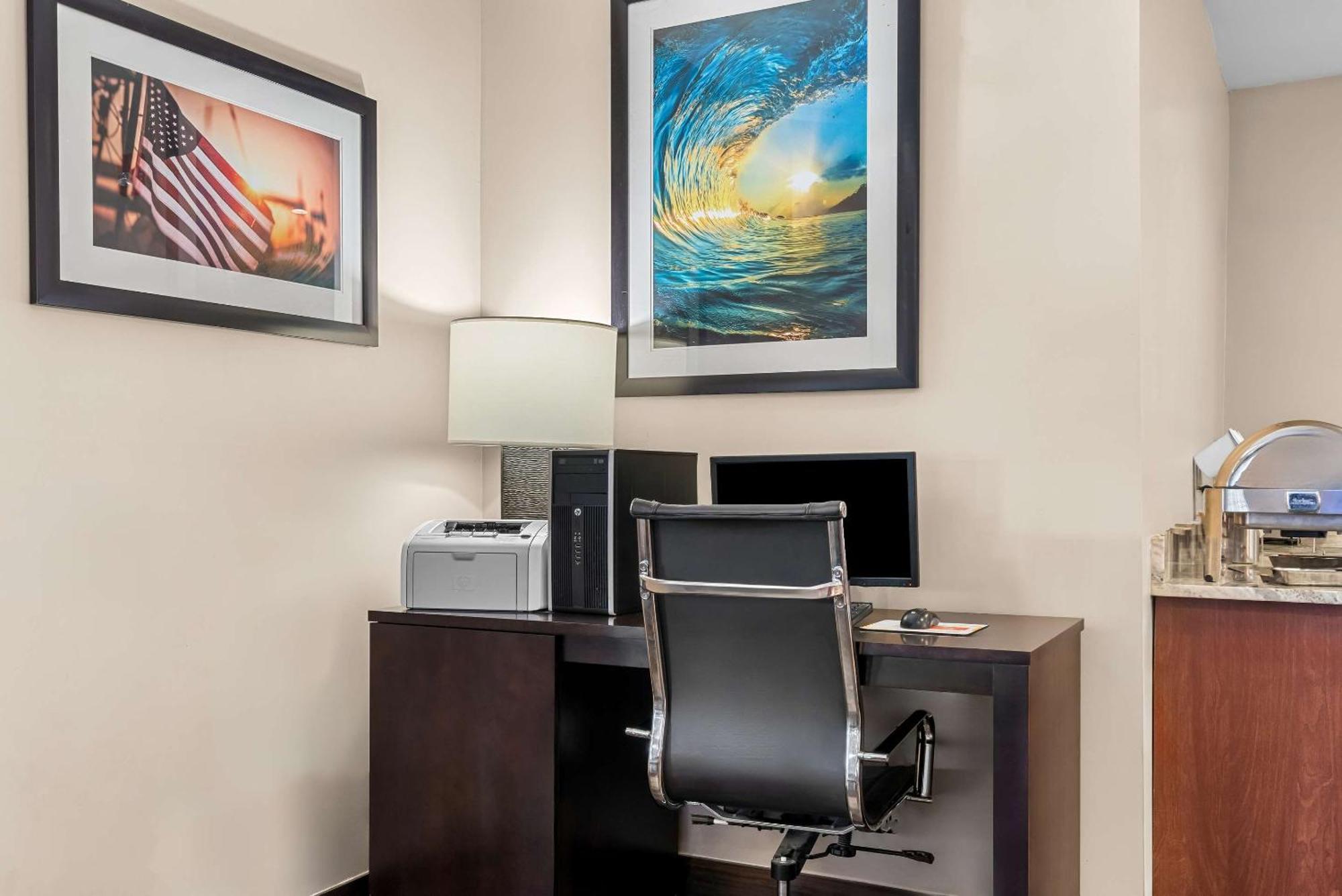 ג'קסונוויל Comfort Suites Near Camp Lejeune מראה חיצוני תמונה